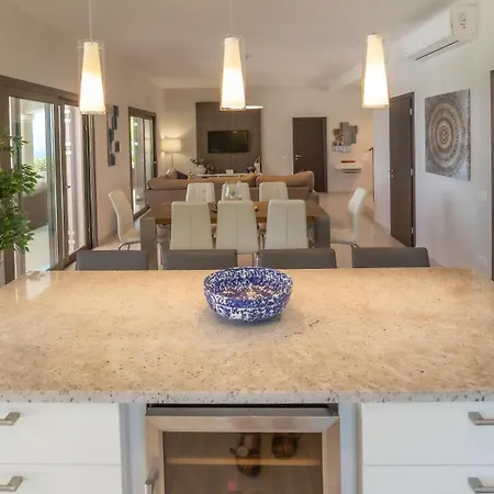 Villa Robola Mavrata