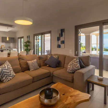 Robola Villa Mavrata